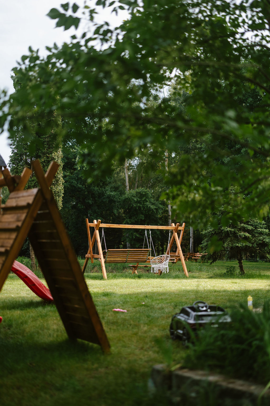 Dzieci na huśtawkach